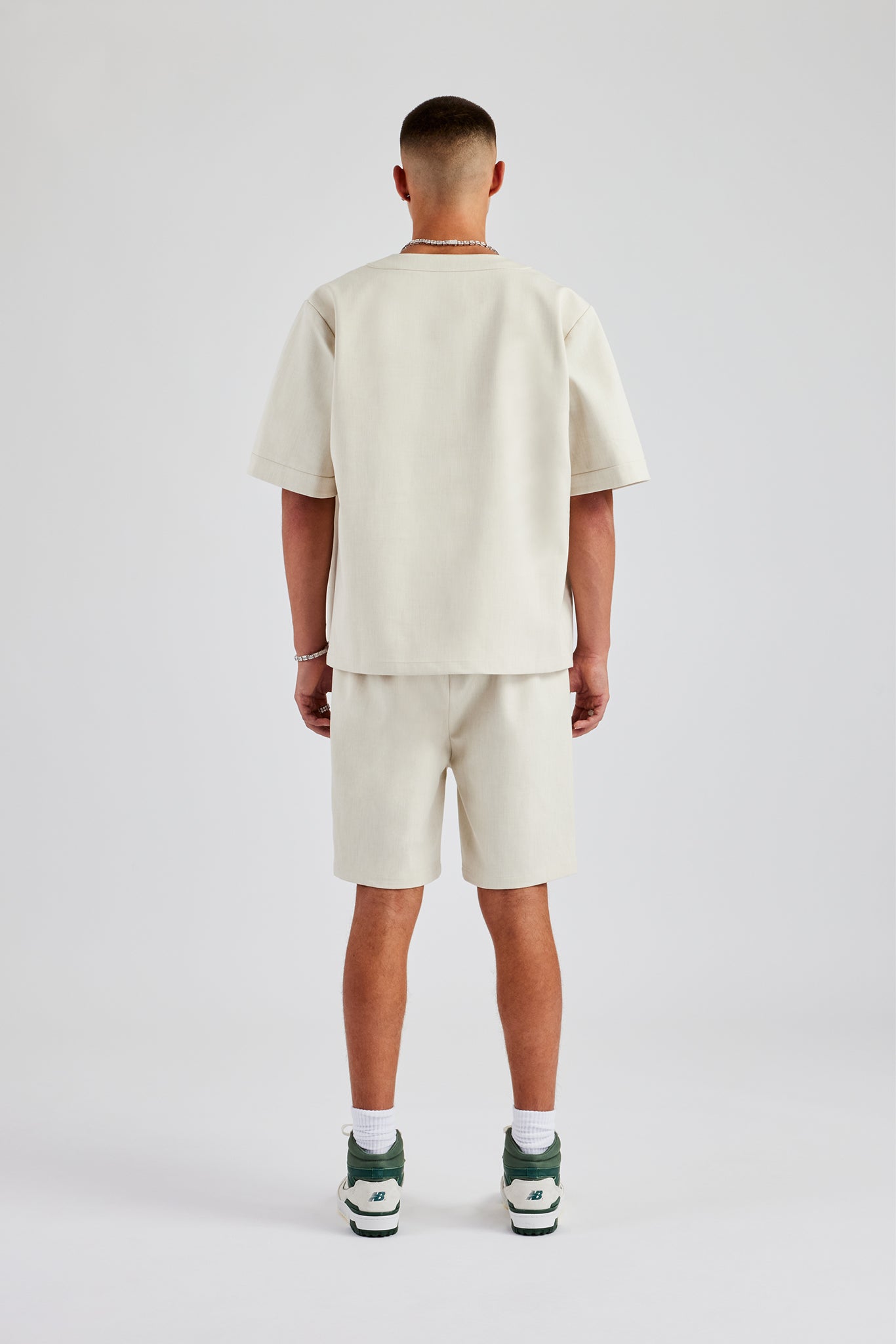 Set aus gewebtem, besticktem Baseballshirt und Shorts